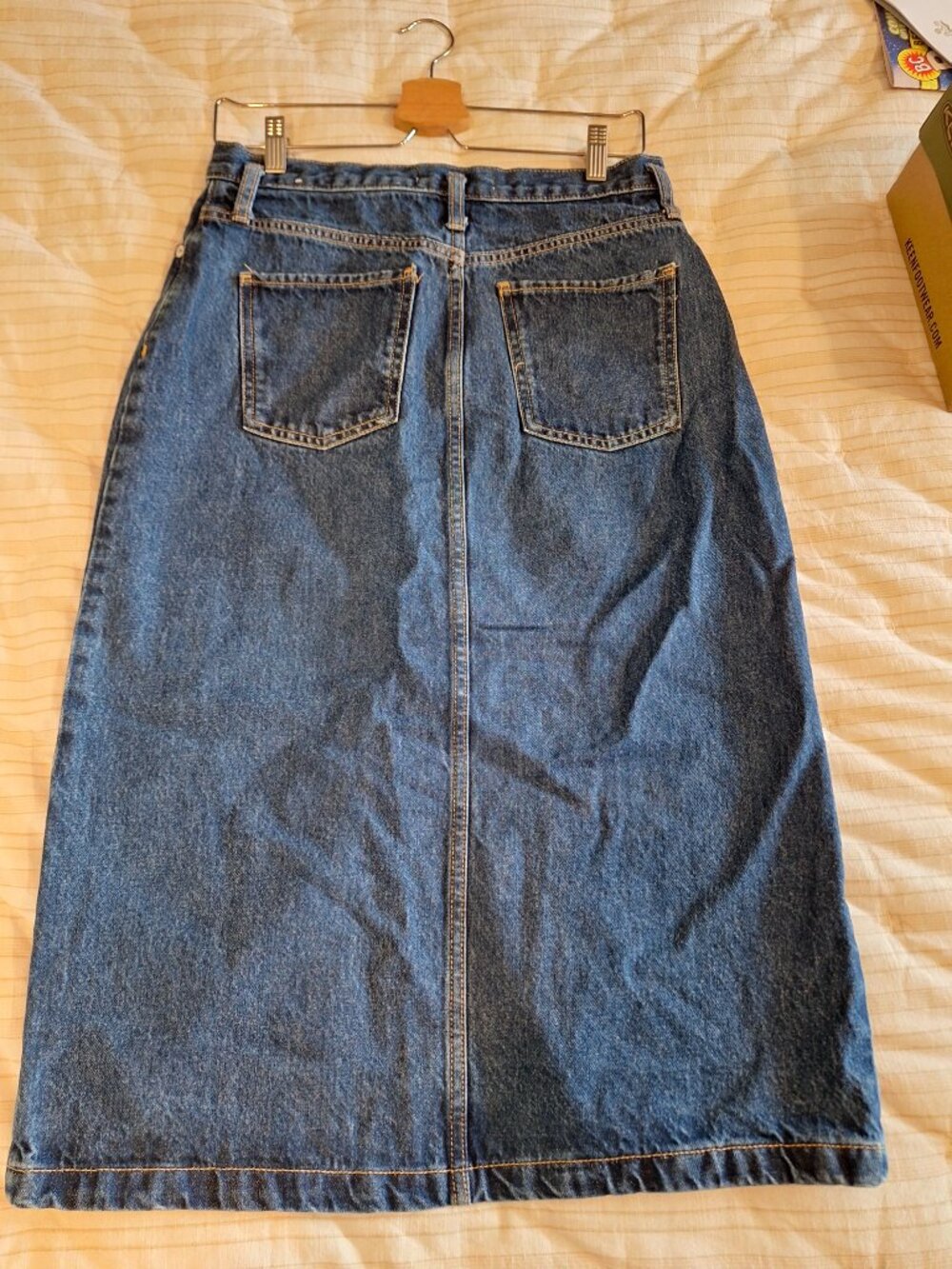 Denim pencil skirt - Picture 2 of 4